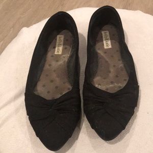 EUC Black faux seude pointy toed flats size 8.5